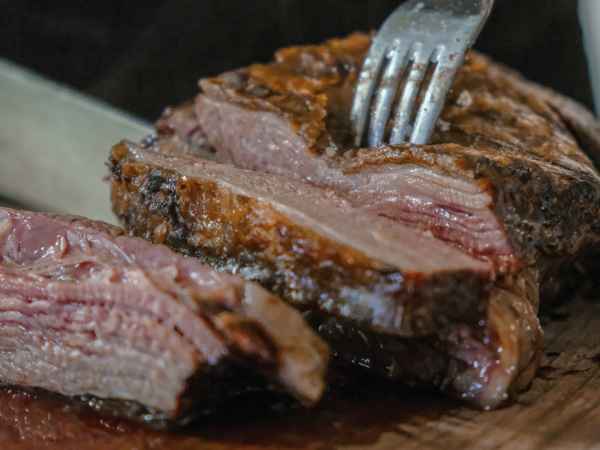 8 mistakes when cooking meat and how to fix them easily