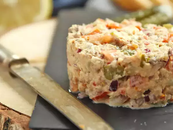 Turn a can of sardines into a restaurant-worthy pâté (simple, cheap and ready in 5 minutes)