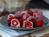 Recipe Franui-style raspberry, white chocolate and ruby chocolate bites
