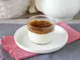 Recipe Vanilla panna cotta with fig coulis