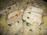Recipe Fresh cod fillets with potatoes cooked in a rose wine sauce