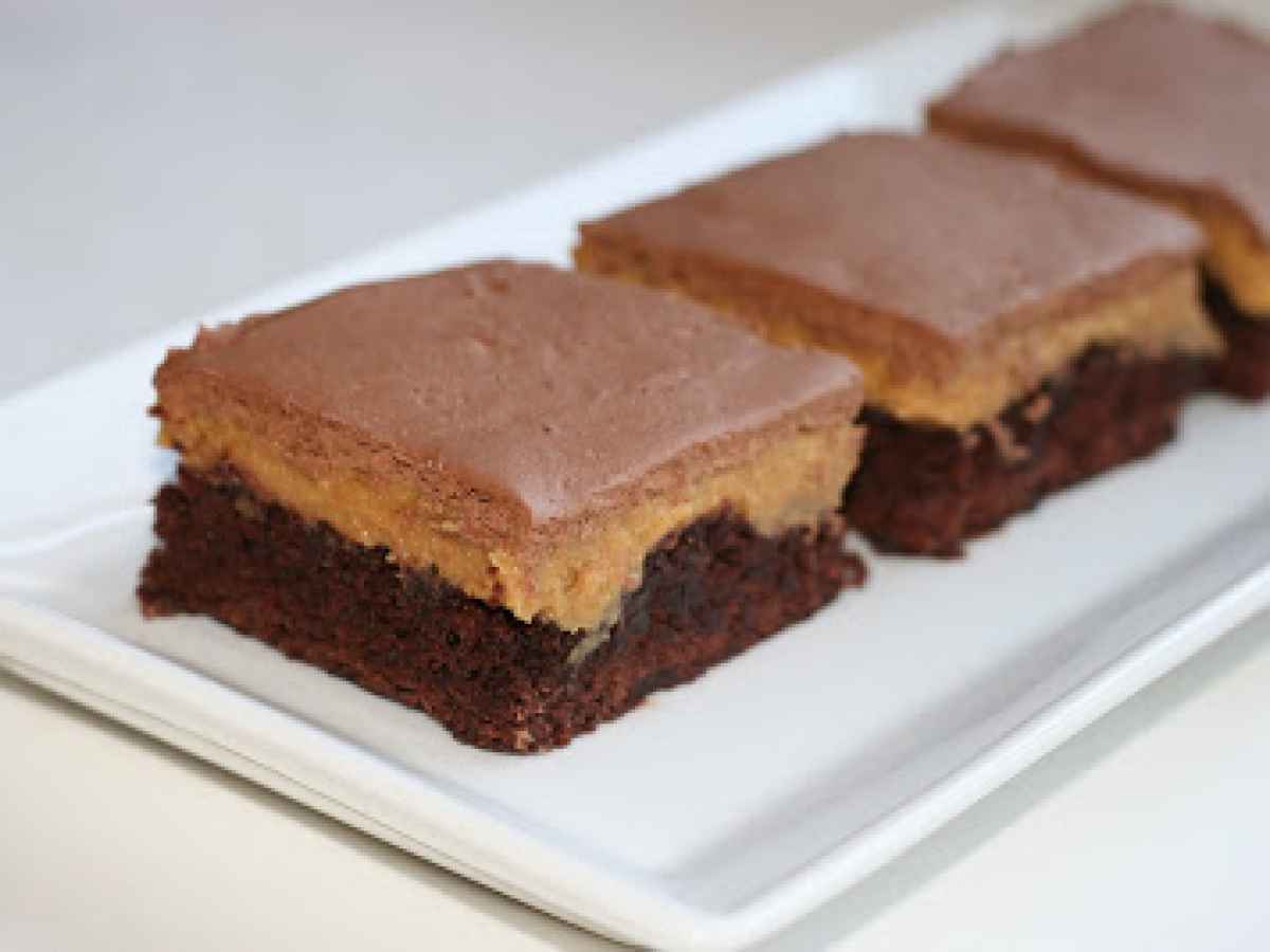 Brownies with peanut butter, vanilla pudding, & cool whip., Recipe Petitchef