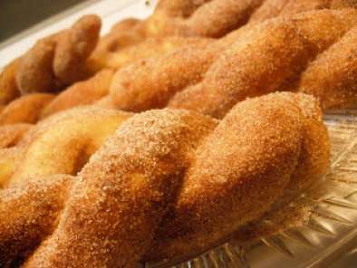 Recipe Cinnamon twist doughnuts (daring bakers challenge)