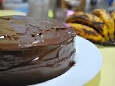 Recipe Chocolate banana cake with chocolate ganache frosting