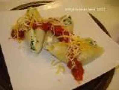 Everyday Cooking - Pasta Shells stuffed with Spinach, Mushrooms and Ricotta Cheese