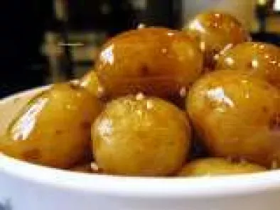 Glazed Baby Potatoes (Al Gamja JoRim)