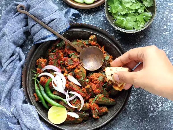 Recipe Sarson masala bhindi (okra cooked in mustard paste)