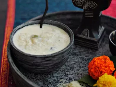 Narkel die Chaler Payes (Indian Rice pudding with Coconut)