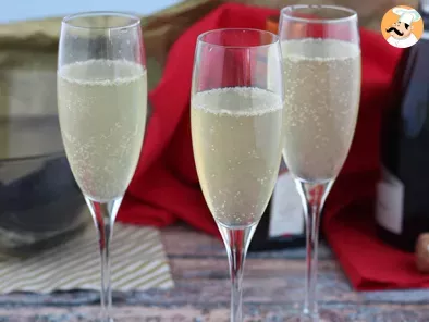 Recipe Champagne cocktail - video recipe!