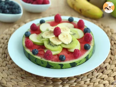 Recipe Watermelon pizza, the pretty fruit salad