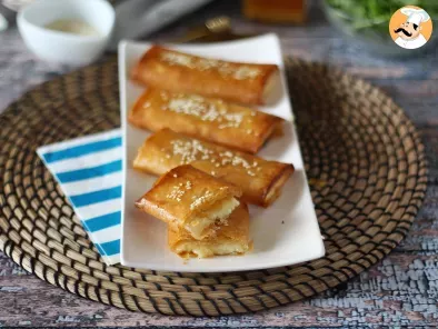 Recipe Feta saganaki, the greek recipe for crispy feta and honey