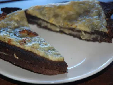 Recipe Rm2- day 21- broiled cheesy garlic pumpernickel bread