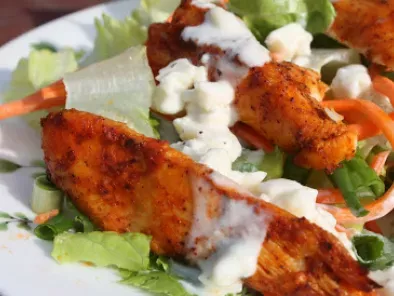 Recipe Buffalo chicken salad with blue cheese dressing