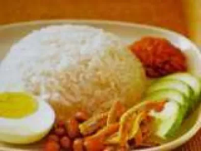 Nasi Lemak, Tea Tarik, Roti Canai & Puttu Mayam - Some Popular Malaysian Breakfast Dishes