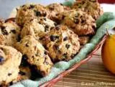 Eggless Triticale and Currant Scones
