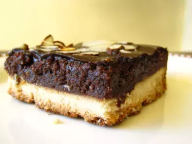 Recipe Triple-layer almond shortbread brownies