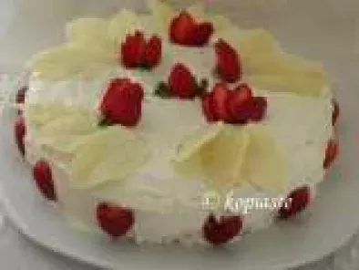 Strawberry Cake with White Chocolate and Cream Cheese frosting