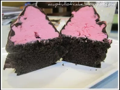 Recipe Valentines chocolate dipped strawberry cupcakes