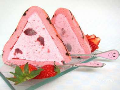 Recipe Strawberry ice cream roll