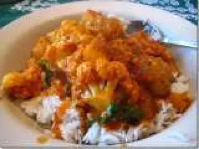 Cauliflower and Potato Curry- Aloo Gobi