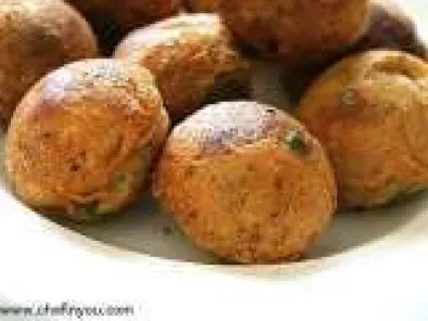 Low Calorie Aloo Bonda (Potato fritters)
