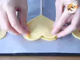Valentine's day pie pops - Video recipe! - Preparation step 4