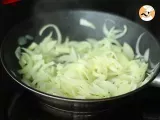 Flammekueche, a bacon and onion tart - Video recipe! - Preparation step 4