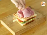 Club Sandwich with an egg - Video recipe! - Preparation step 2