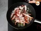 Shrimp flambé with whiskey - Preparation step 1