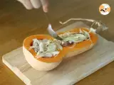 Cheese and bacon stuffed butternut - Preparation step 2
