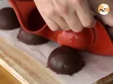 Hazelnut chocolate dome, as Ferrero Rochers - Preparation step 13
