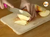 Apple roses in puff pastry - Preparation step 1