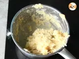 Coxinhas (Brazilian chicken croquettes) - Preparation step 2