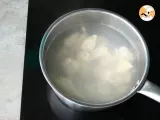 Coxinhas (Brazilian chicken croquettes) - Preparation step 3
