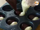 Two-tone muffins, chocolate, vanilla and chocolate core - Preparation step 5