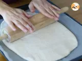 Focaccia, italian bread with rosemary - Preparation step 3