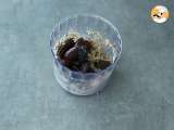 Dates and chocolate energy balls with sesame seeds - Preparation step 2