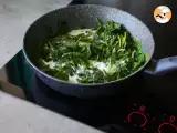 Creamed spinach with eggs - Preparation step 2