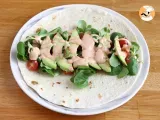 Sandwich wrap with chorizo, avocado and tomatoes - Preparation step 2