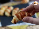 Mini croissants stuffed with ham, cheese and bechamel sauce - Preparation step 6