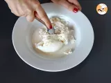 Homemade stracciatella, easy, cheap and quick recipe for burrata cream - Preparation step 3
