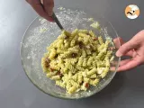 Pasta salad with zucchini pesto, mozzarella and dried tomatoes - Preparation step 4