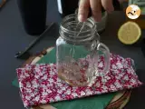 Spritz Hugo with elderflower syrup, a fresh and sweet cocktail - Preparation step 1