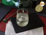 St-Germain Spritz with elderflower liqueur, the ultra-fresh summer cocktail - Preparation step 4