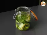 Homemade flavored water with cucumber, lime, mint and ginger - Preparation step 4