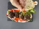 Turkish Köfte meatball sandwiches in kebab bread - Preparation step 2