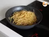 Spaghetti alla carbonara, the real Italian recipe! - Preparation step 6