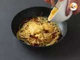 Spaghetti alla carbonara, the real Italian recipe! - Preparation step 7