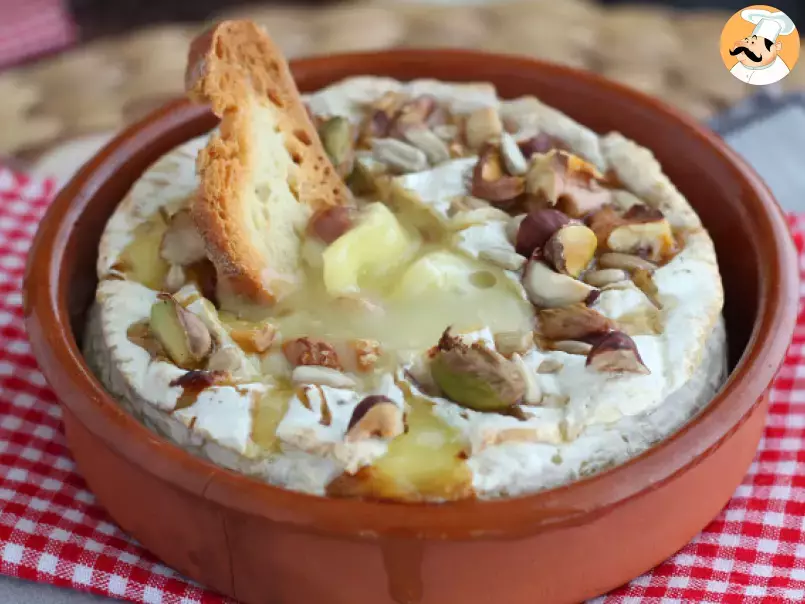 Baked camembert with honey and nuts - photo 4