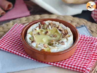 Baked camembert with honey and nuts - photo 3